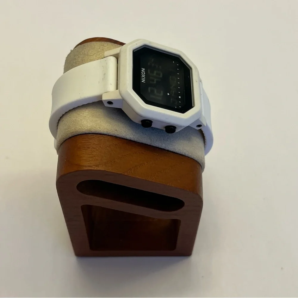 New Nixon Siren A1311 100-00 All White 100m Water Resistant Digital Sport‎ Watch